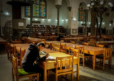 Dans la cathdrale du Sacr-coeur d'Oran, transforme en bibliothque en 1996